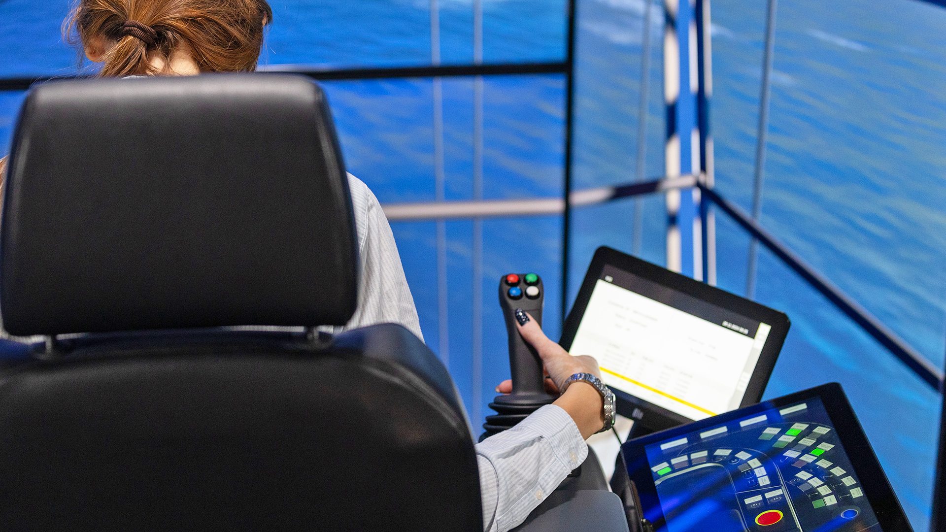 Mevea Pro Crane Simulator Platform in action.